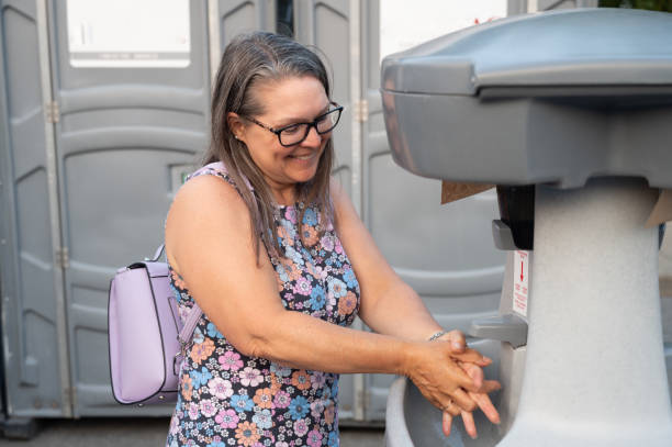Portable Toilet Options We Offer in Moreland Hills, OH